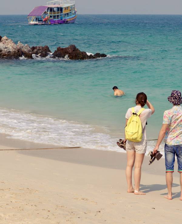 Urlauber an den Stränden von Koh Lan Island in Pattaya.