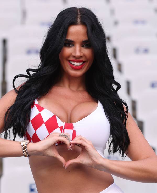 Kroatien-Fan Ivana Knöll beim Champions-League-Finale 2023.