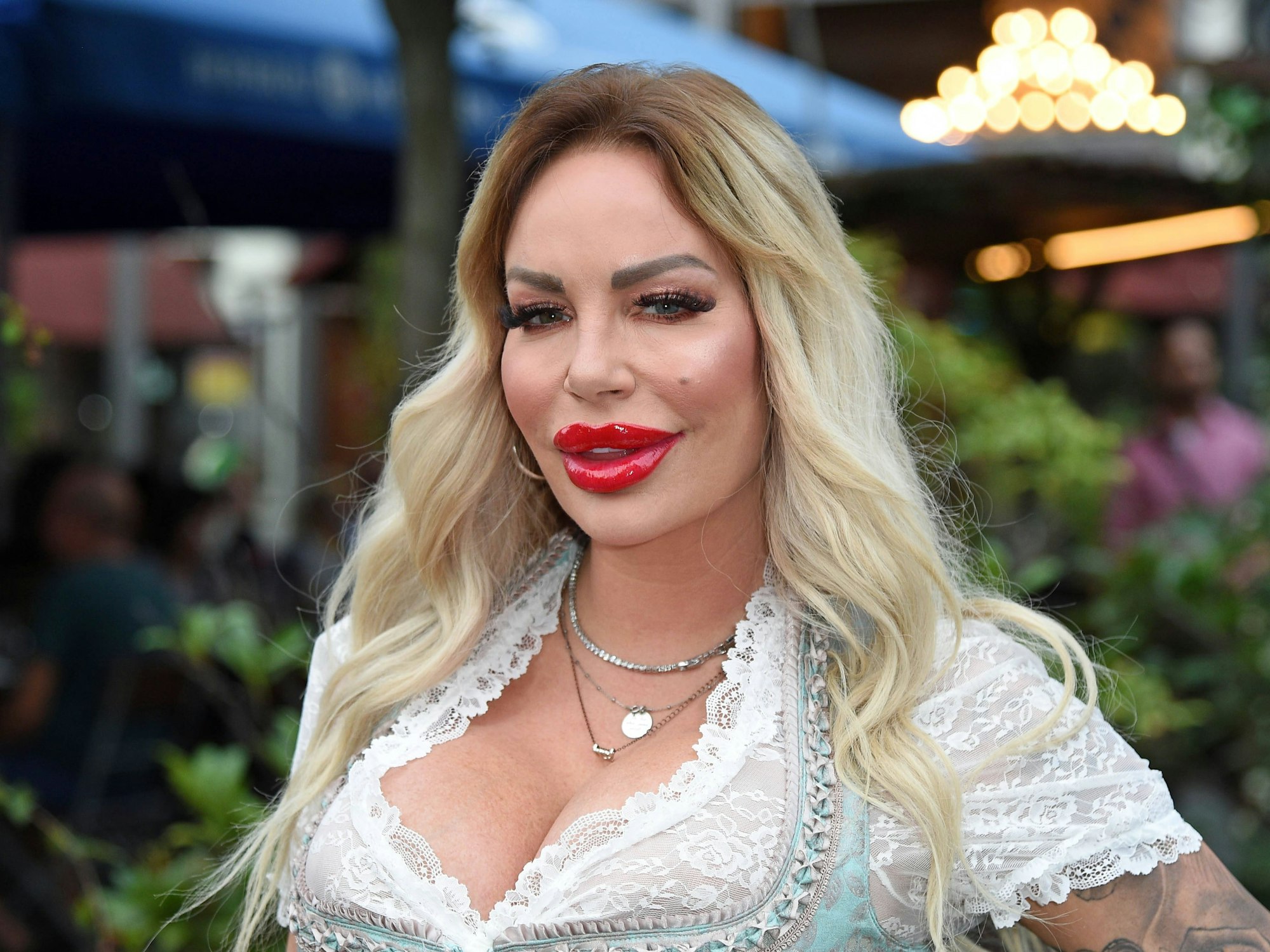 Gina-Lisa Lohfink (hier zu sehen am 24. August 2023 bei einer Veranstaltung in Berlin) schwebt aktuell auf Wolke sieben.