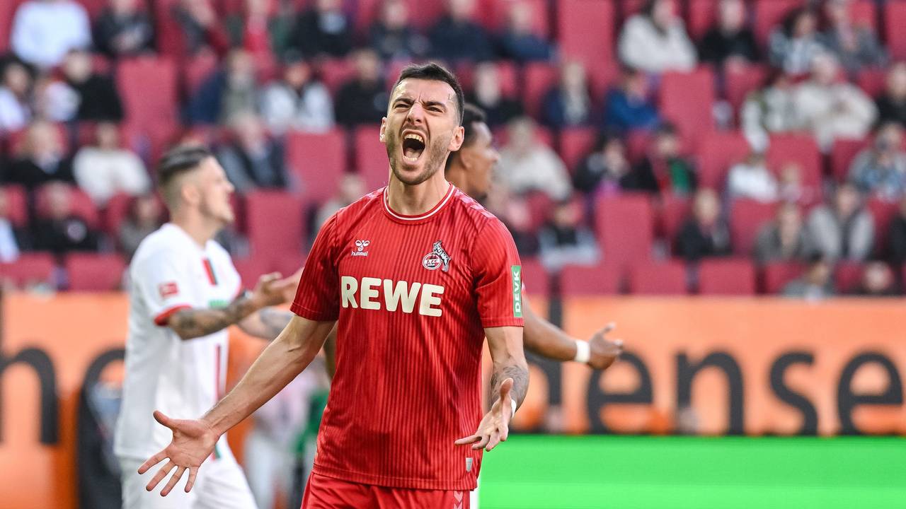 Sargis Adamyan ärgert sich über eine vergebene Chance.