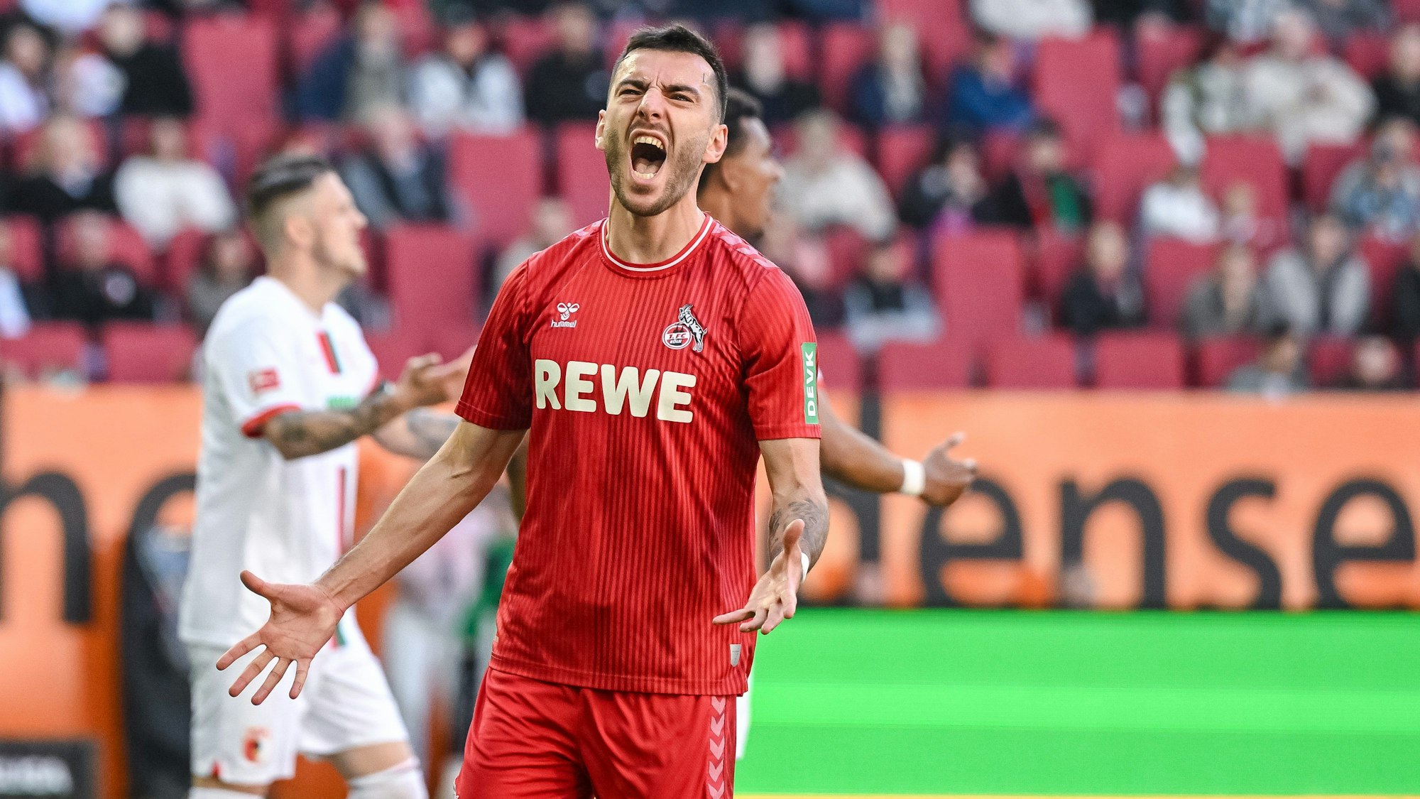 Sargis Adamyan ärgert sich über eine vergebene Chance.