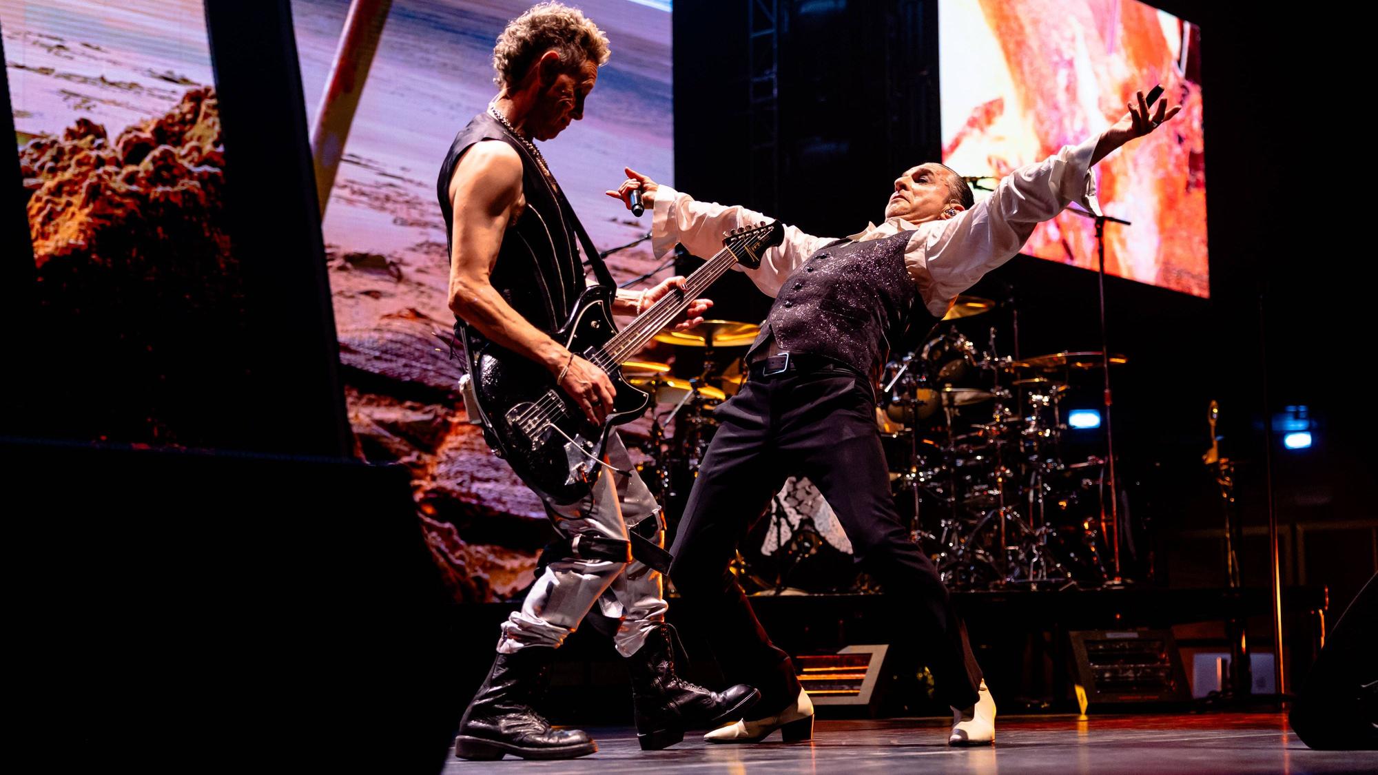 Martin Gore und Dave Gahan auf der Bühne.