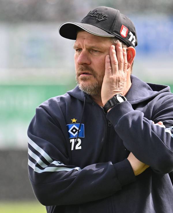 Steffen Baumgart blickt ratlos
