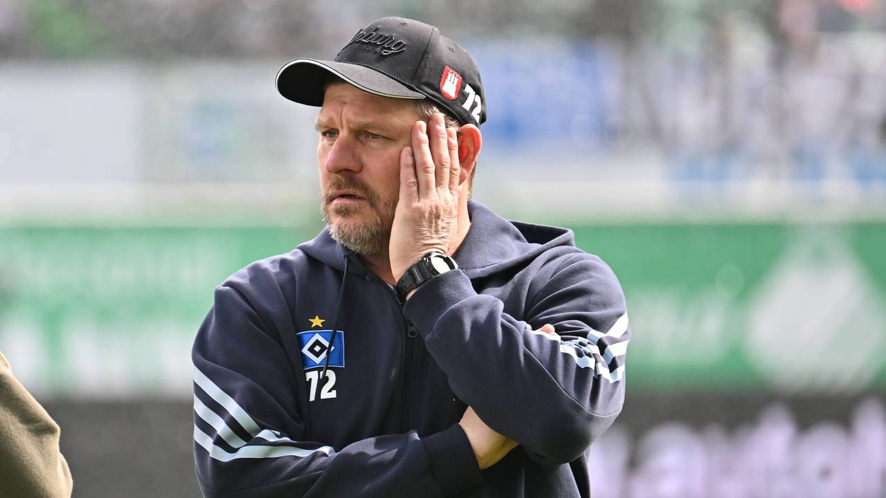 Steffen Baumgart blickt ratlos