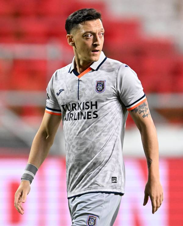 Mesut Özil im Trikot von Basaksehir