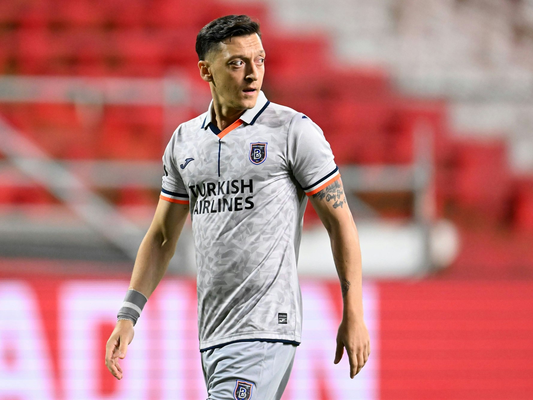 Mesut Özil im Trikot von Basaksehir