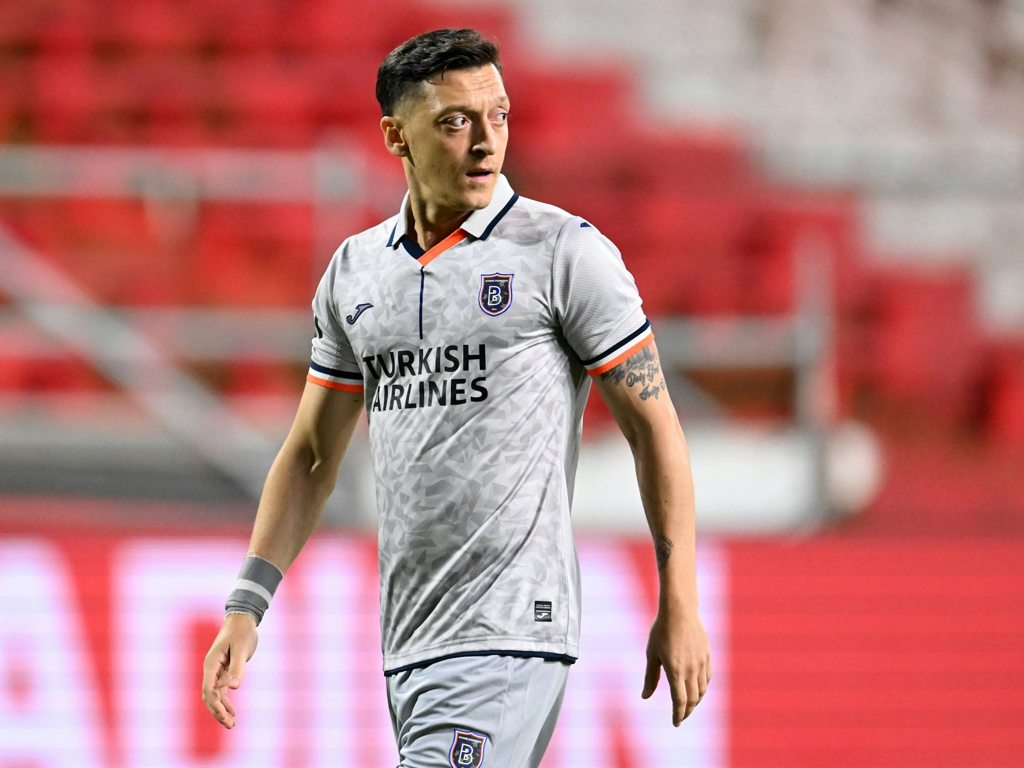 Mesut Özil im Trikot von Basaksehir