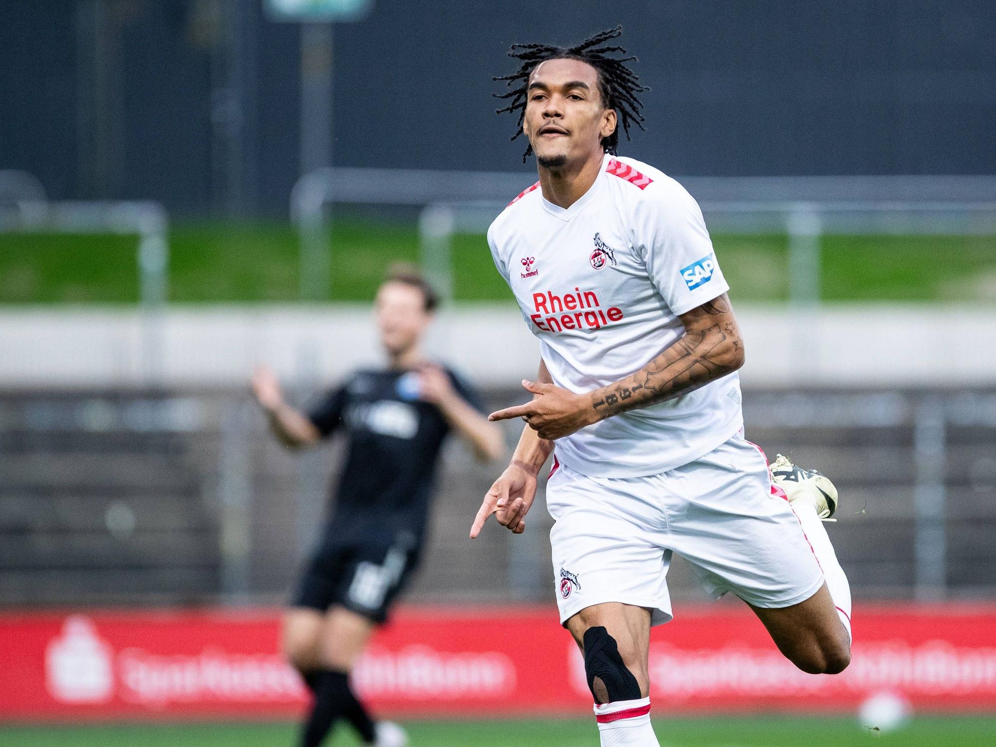 Damion Downs jubelt über sein Tor gegen den SC Paderborn II.