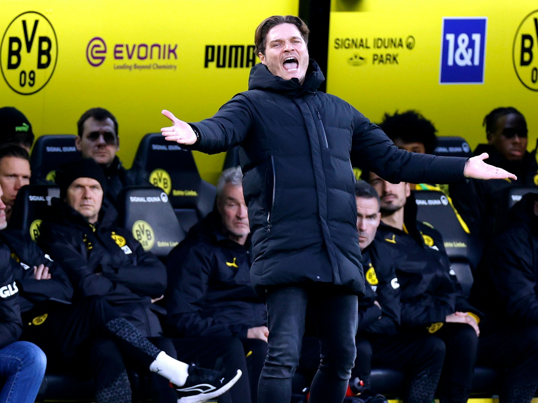 Trainer Edin Terzić regt sich auf