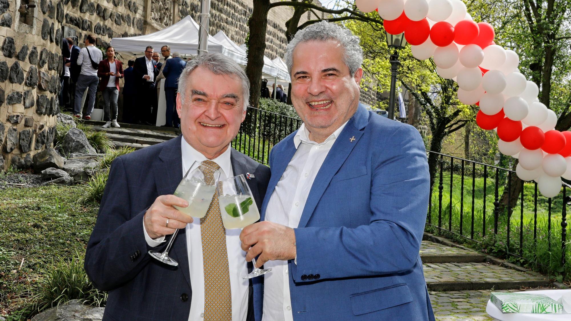 Dino Massi mit Herbert Reul.