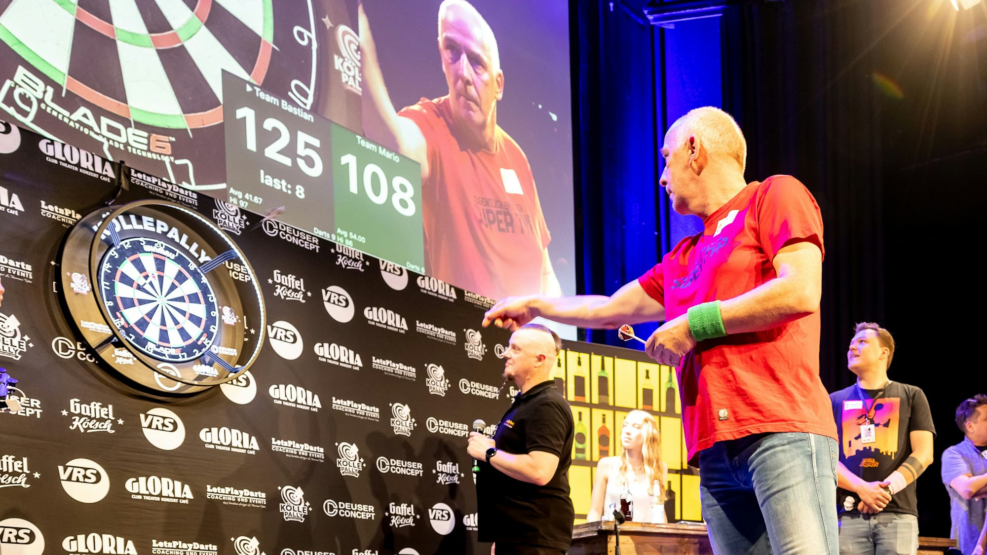 Mario Basler bei „Kölle Pally“ im Gloria Köln.