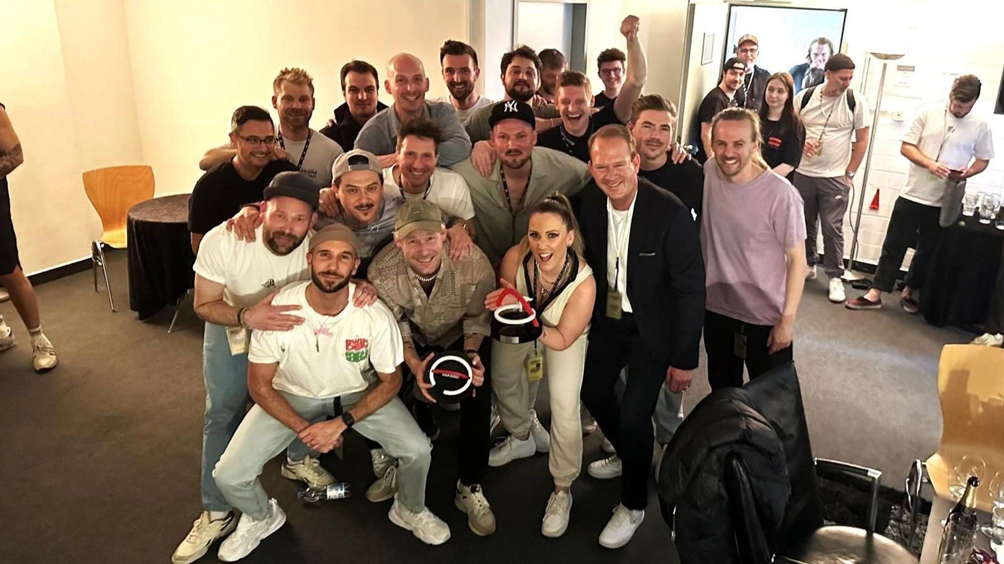 Querbeat mit Award.