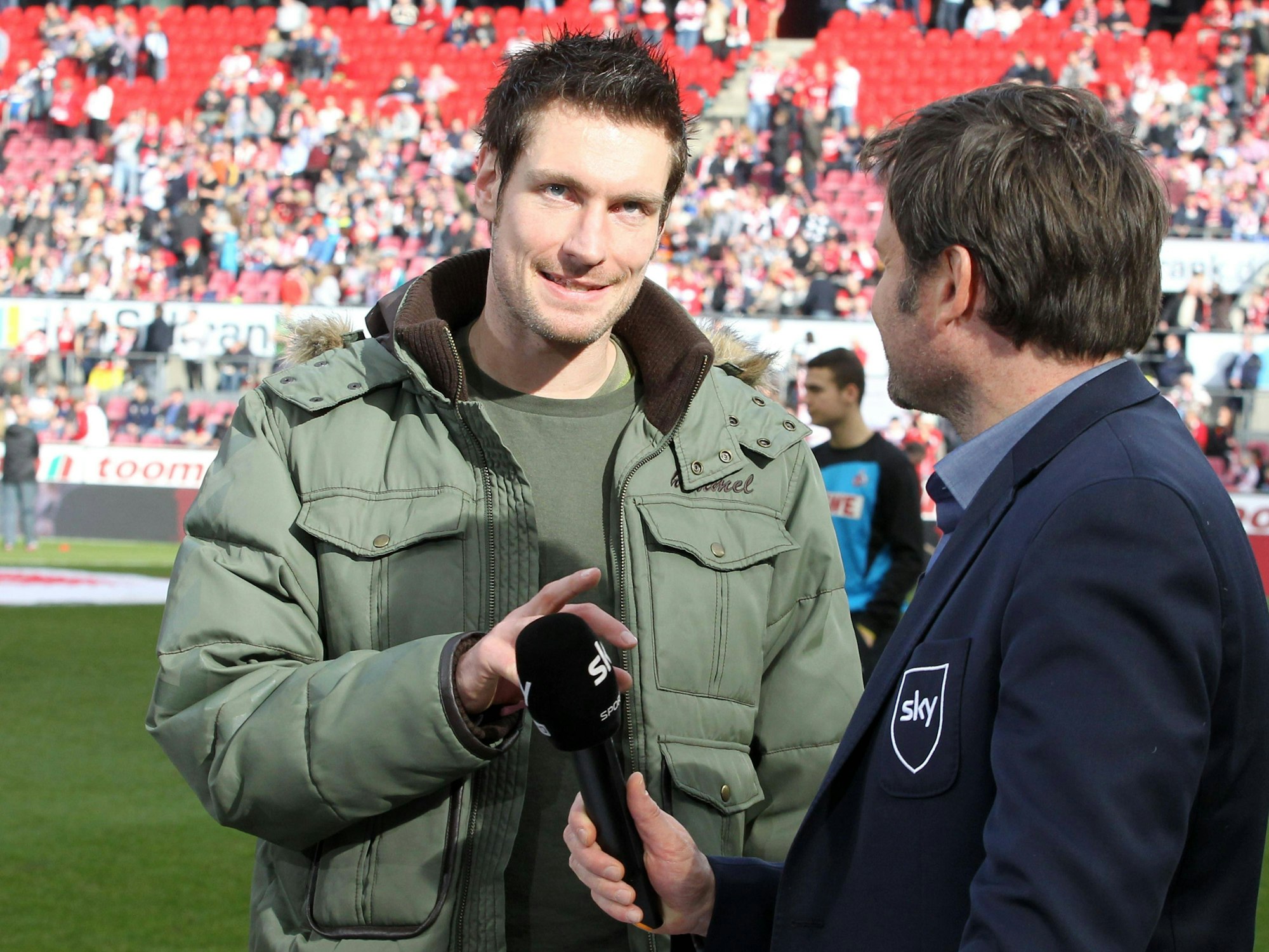 Carsten Lichtlein am 8. März 2015 beim Spiel des 1. FC Köln gegen Eintracht Frankfurt im Stadion bei einem Sky-Interview.