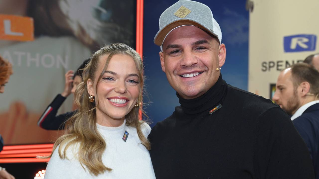 Pietro Lombardi und Laura Maria Rypa lächeln in die Kamera.