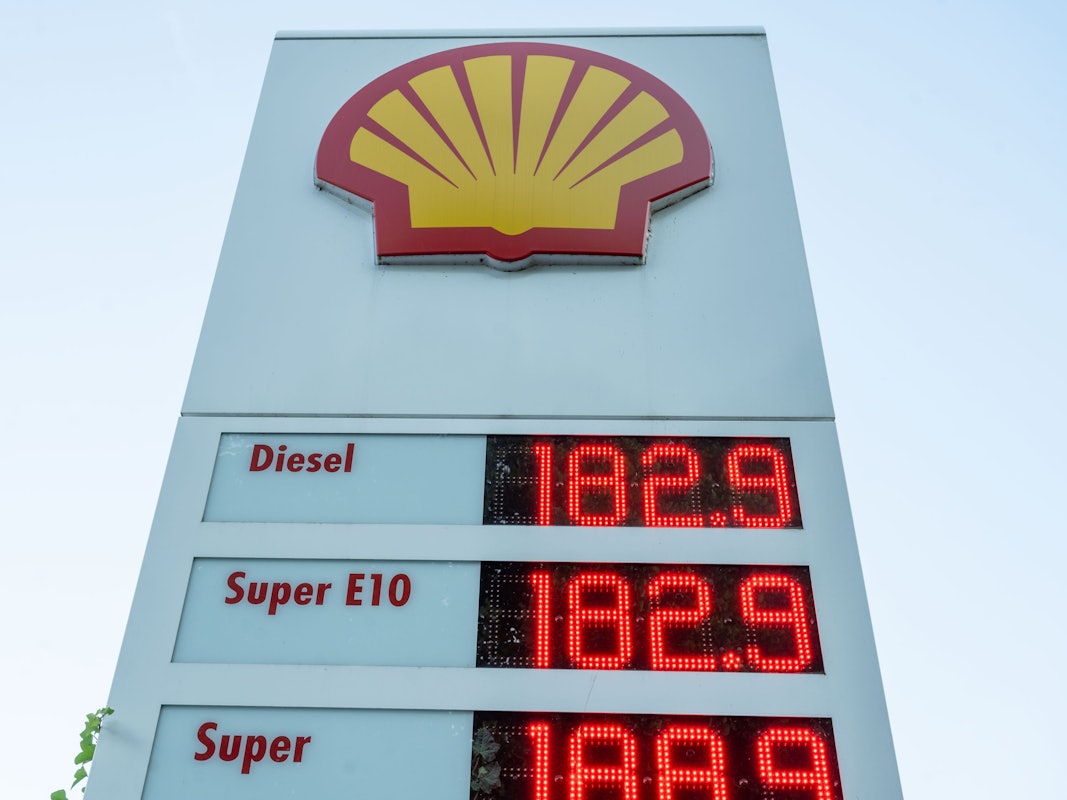 Preistafel einer Tankstelle.