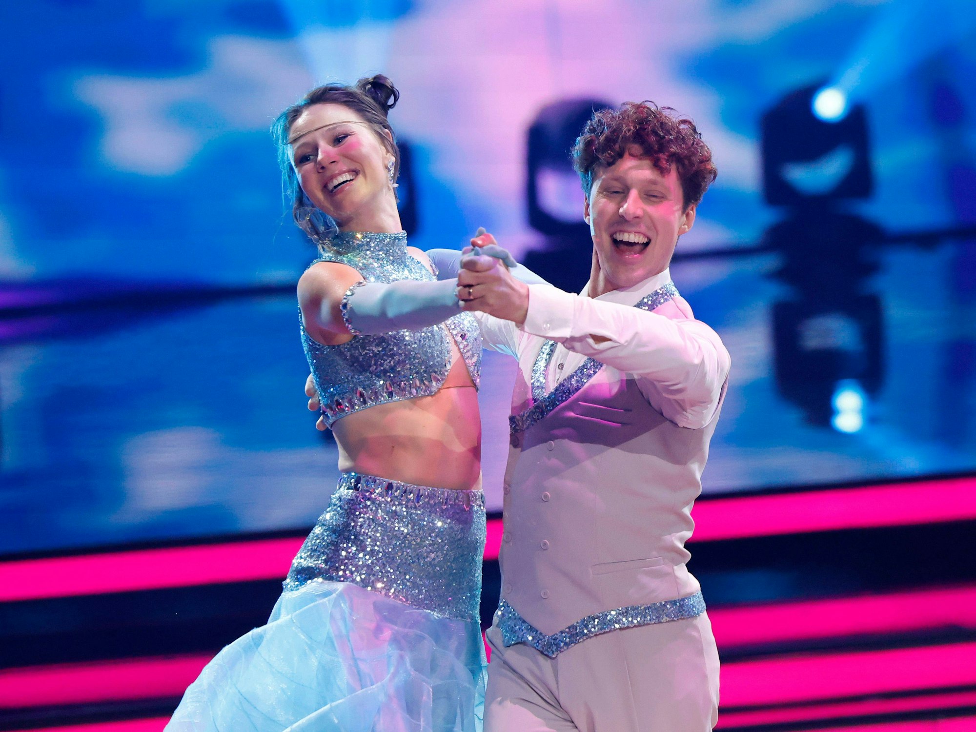 Influencerin Ann-Kathrin Bendixen und Tänzer Valentin Lusin