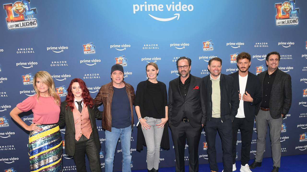 Anke Engelke, (l-r) Tahnee, Michael Bully Herbig, Martina Hill, Kurt Krömer, Max Giermann, Tommi Schmitt und Bastian Pastewka zeigen sich bei der Premiere der zweiten Staffel der Comedyshow «LOL: Last One Laughing» im ARRI-Kino. Die neuen Folgen starten am 1. Oktober bei Amazon Prime Video.
