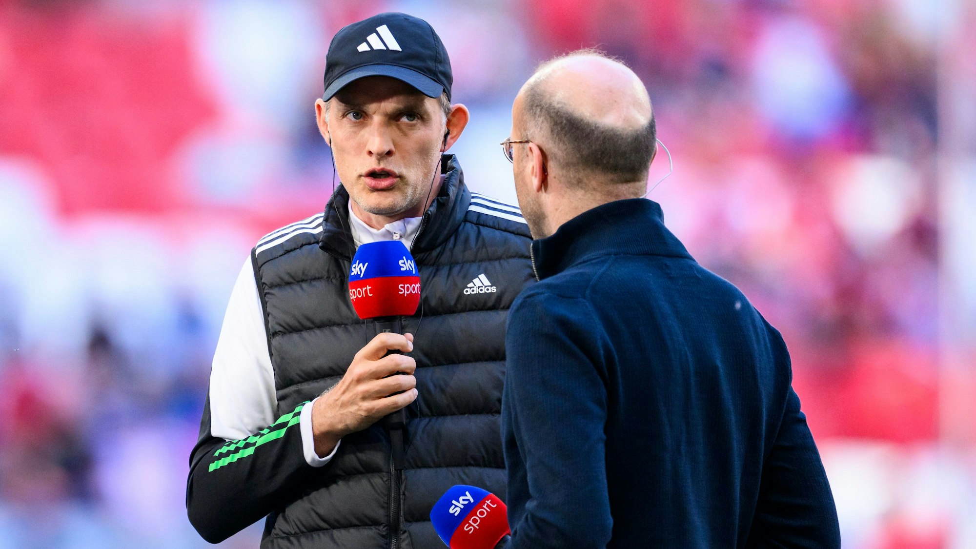 Thomas Tuchel spricht vor dem Spiel des FC Bayern gegen den 1. FC Köln im Sky-Interview mit Patrick Wasserziehr.