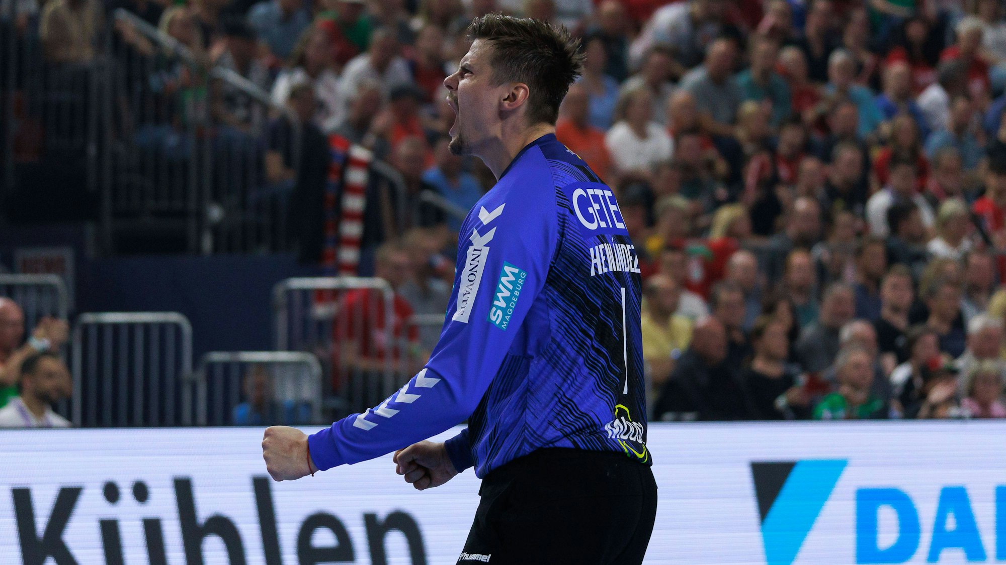 Sergey Hernandez vom SC Magdeburg jubelt.