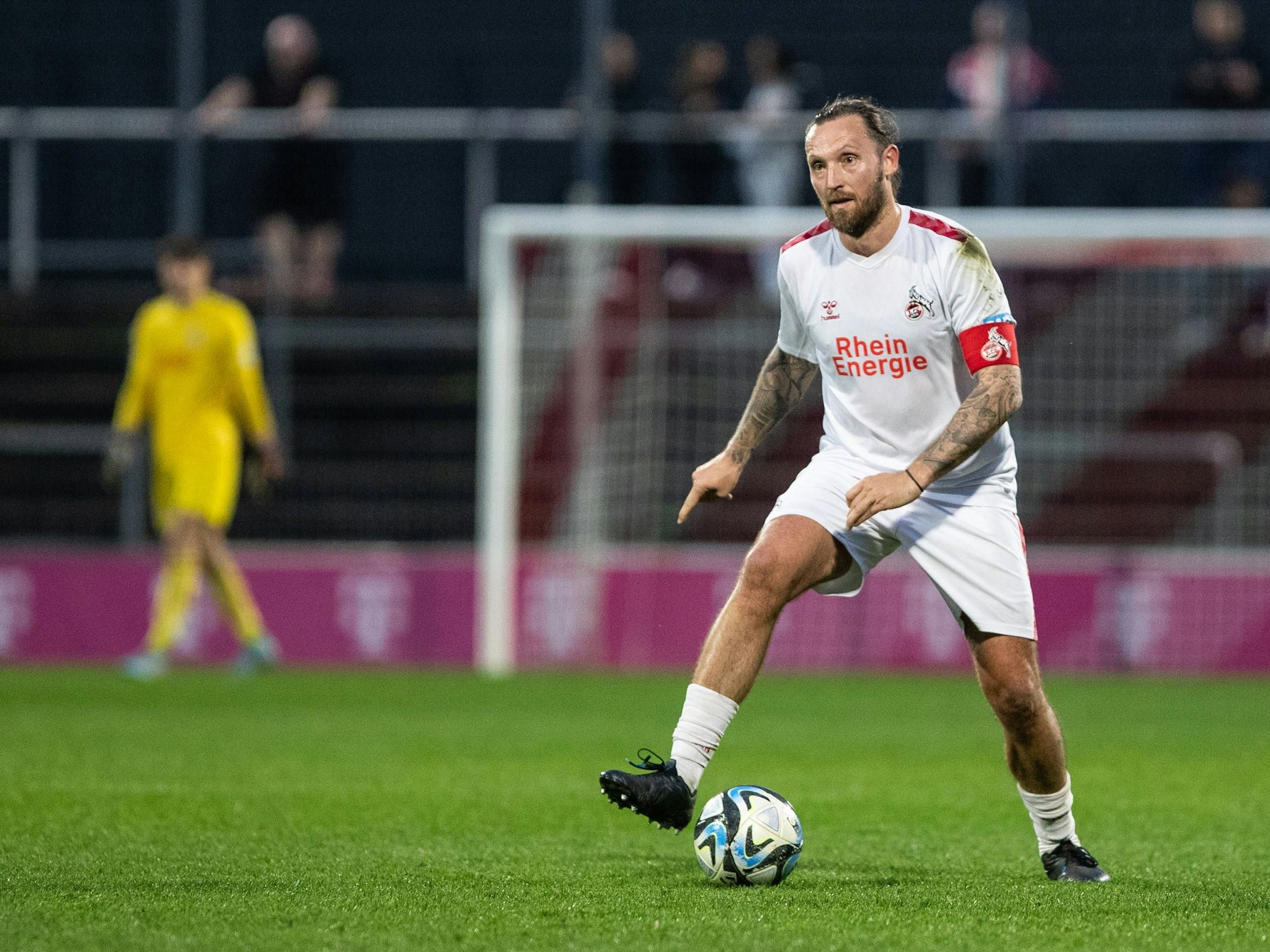 Marco Höger am Ball.