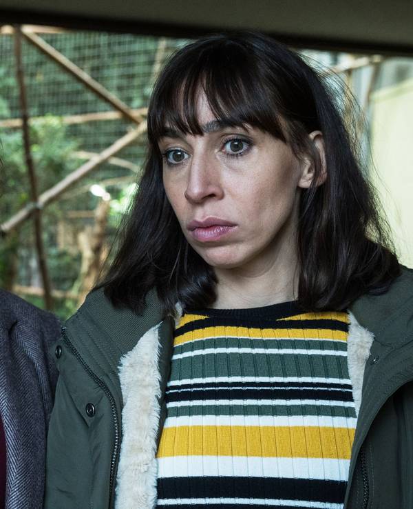 Das Foto stammt aus aus dem ZĂŒricher âTatort: Von Affen und Menschenâ und zeigt die Ermittlerinnen (Anna Pieri Zuercher, l.) und Tessa Ott (Carol Schuler, r.).