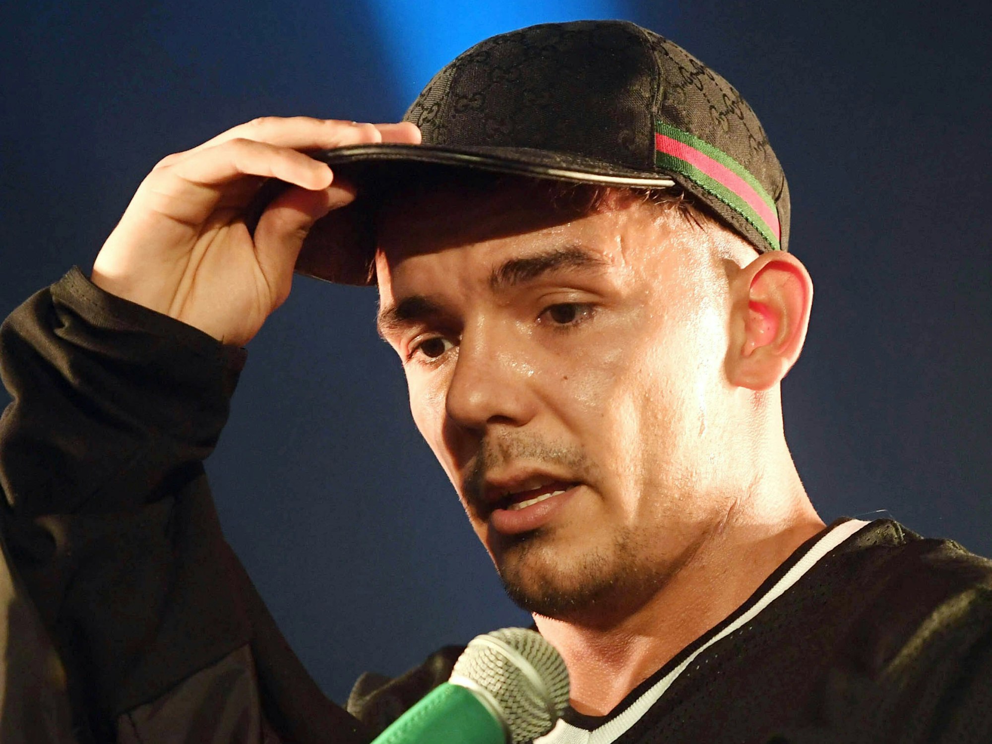 Capital Bra, deutscher Rapper, tritt in der Maimarkthalle während seines Tourauftakts auf.