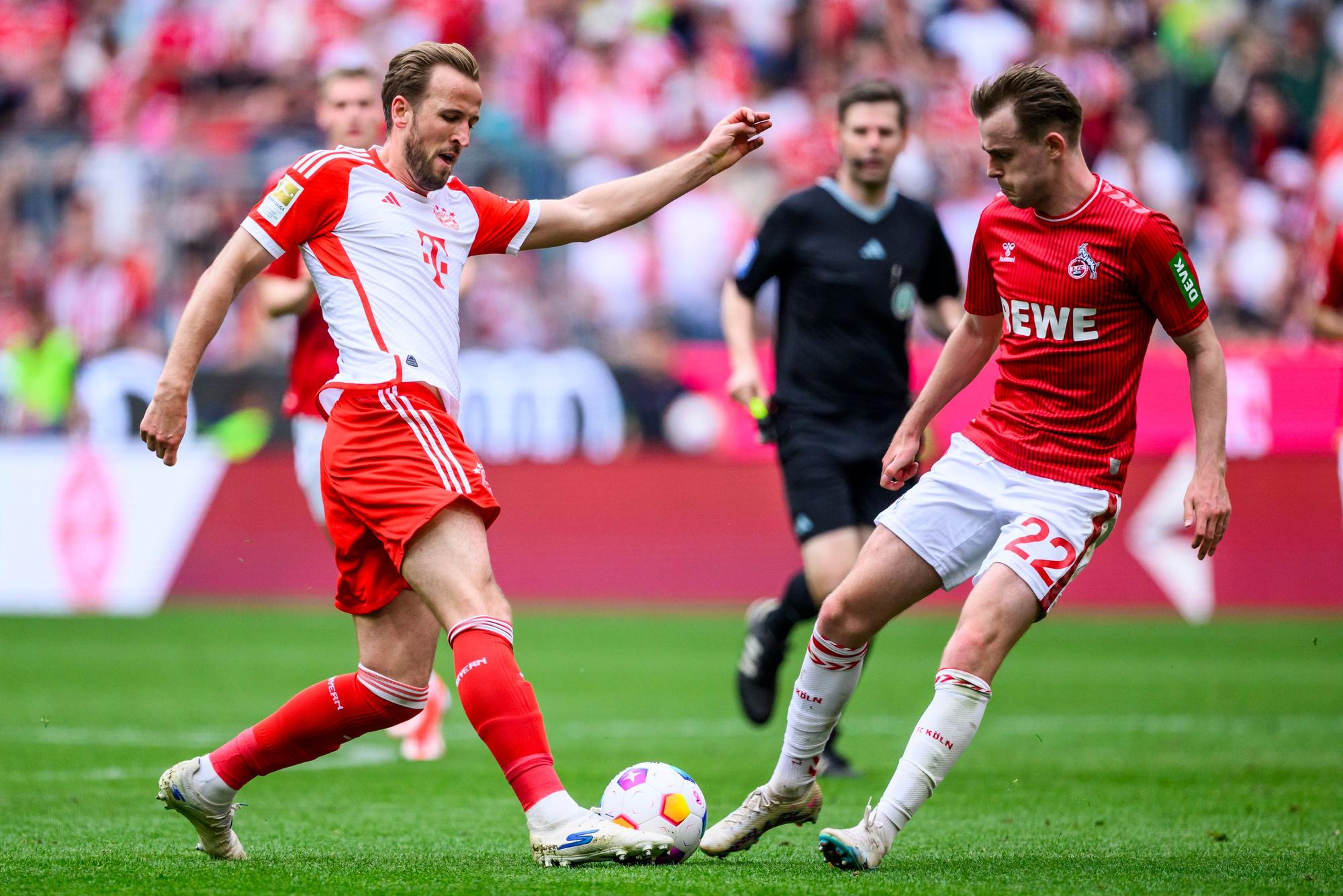 Jacob Christensen im Duell mit Harry Kane.