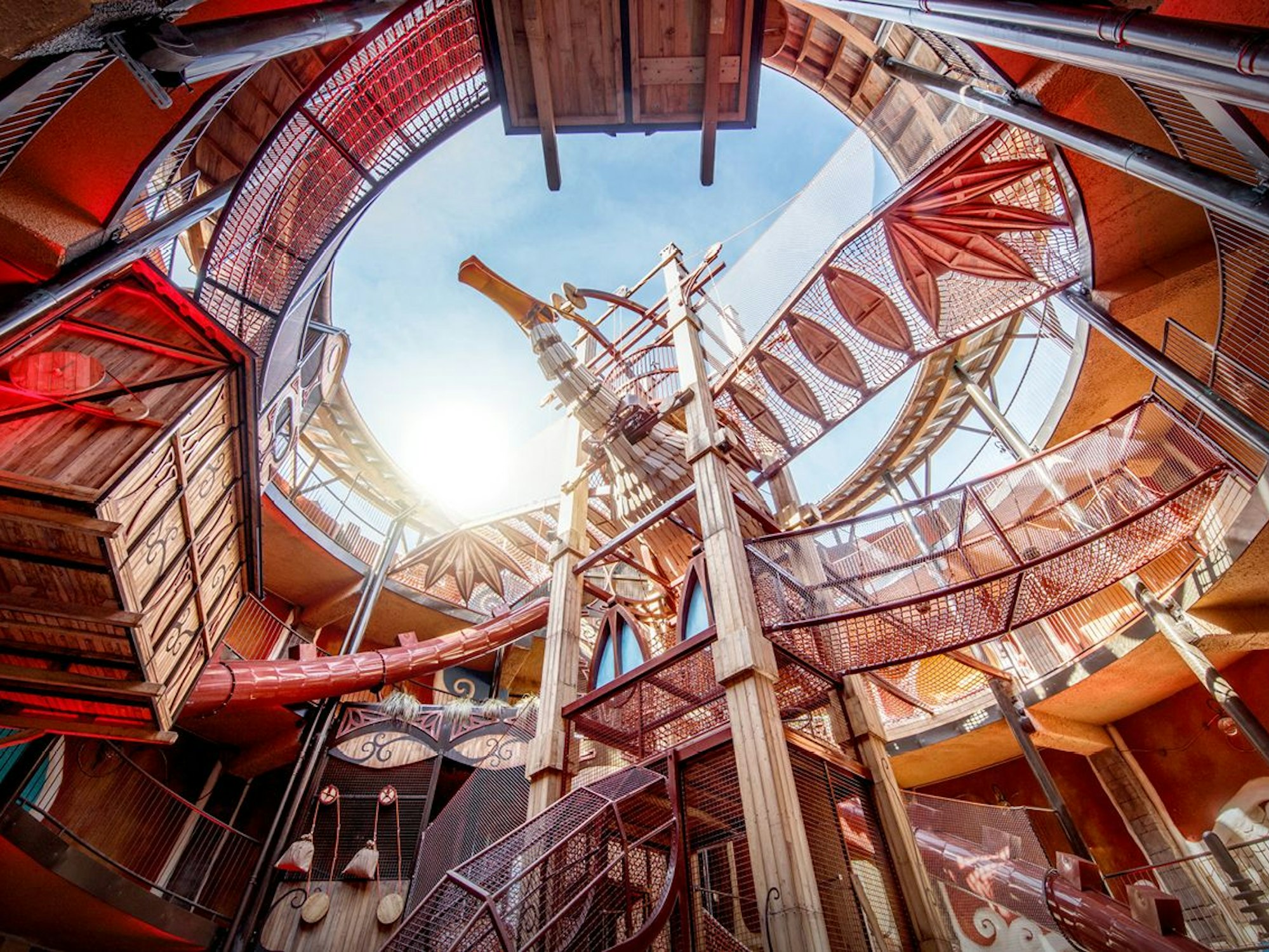 Die neue Kletterattraktion im Phantasialand – der Riesenvogel „Avoras“.