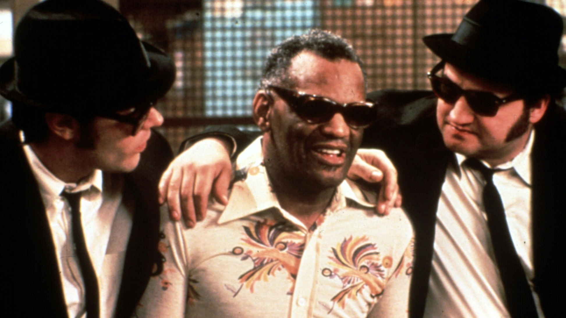 Die „Blues Brothers“ (Dan Aykroyd, John Belushi) 1980 mit Soul-Legende Ray Charles (2004).