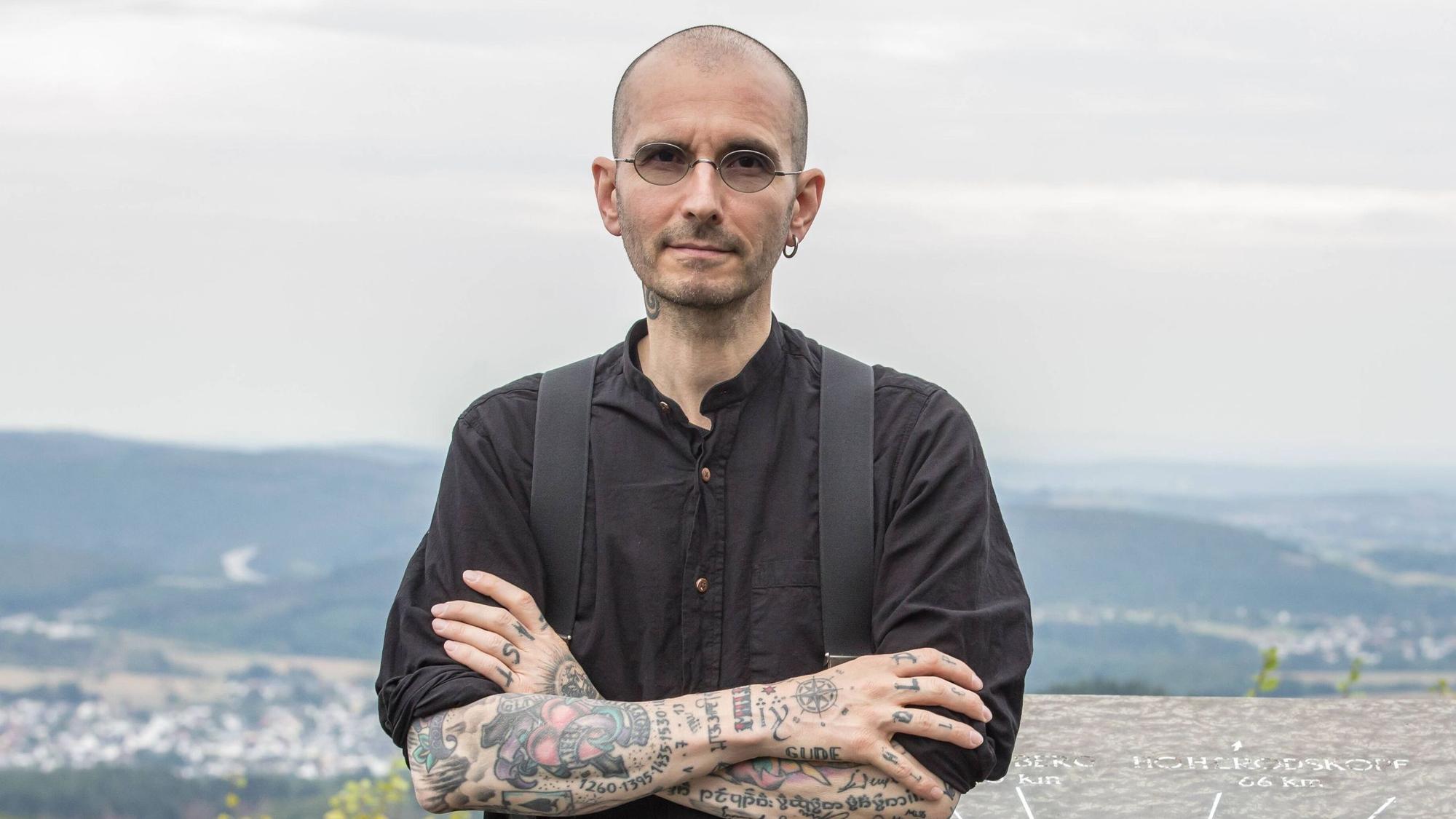 Dr. Mark Benecke