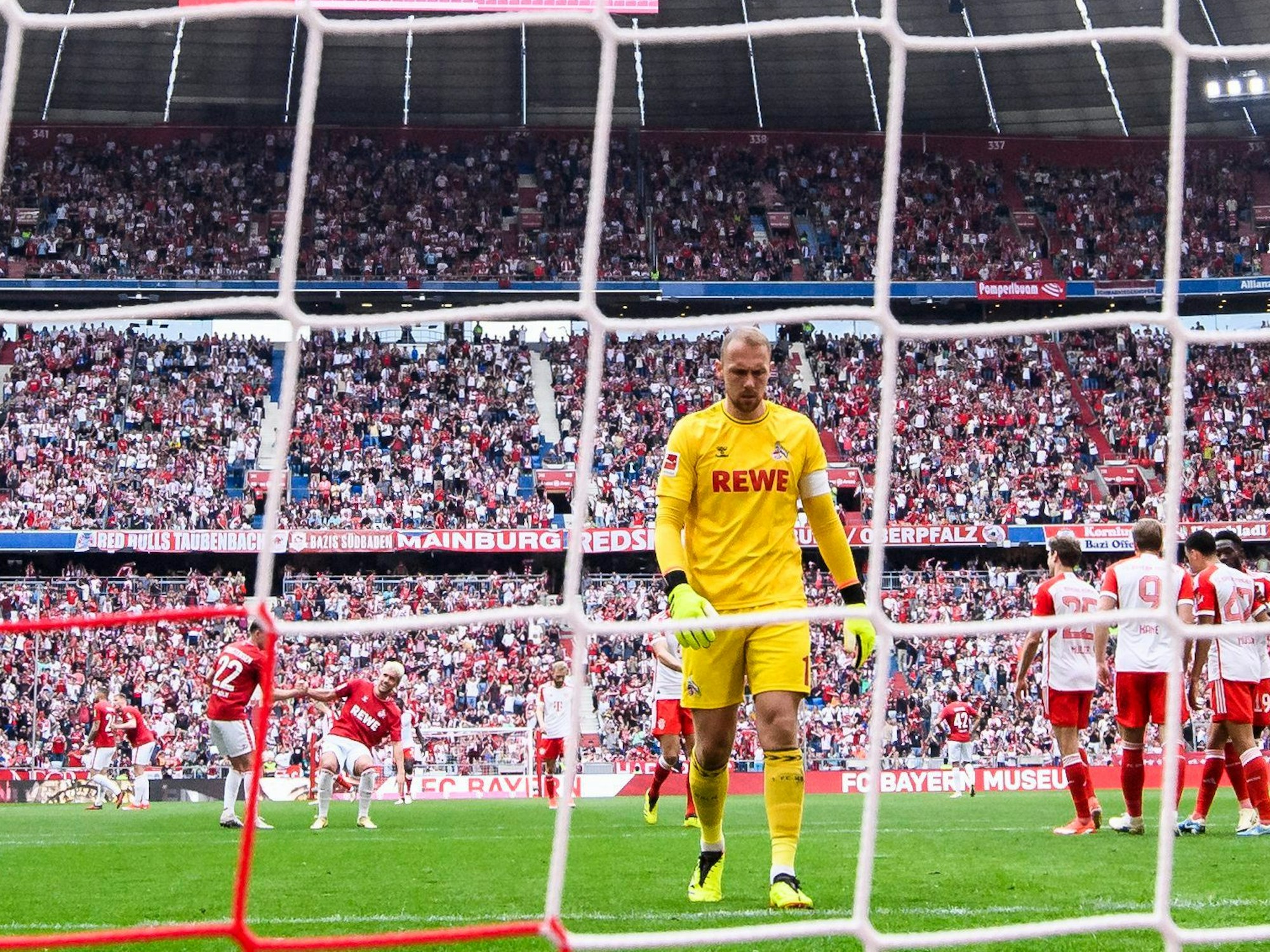 Marvin Schwäbe bei der Niederlage gegen den FC Bayern München.