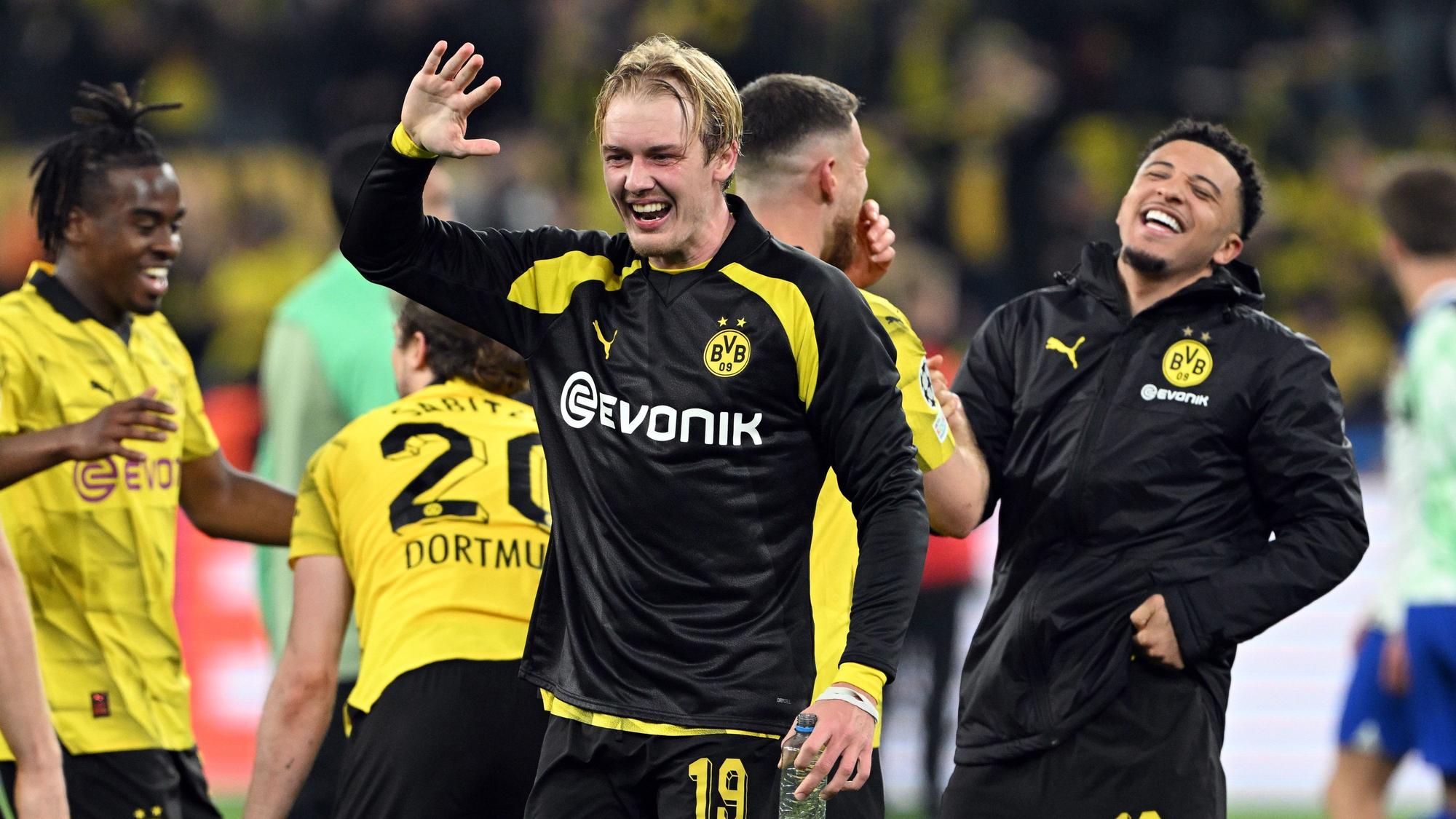 Julian Brandt feiert den 4:2-Sieg über Madrid.