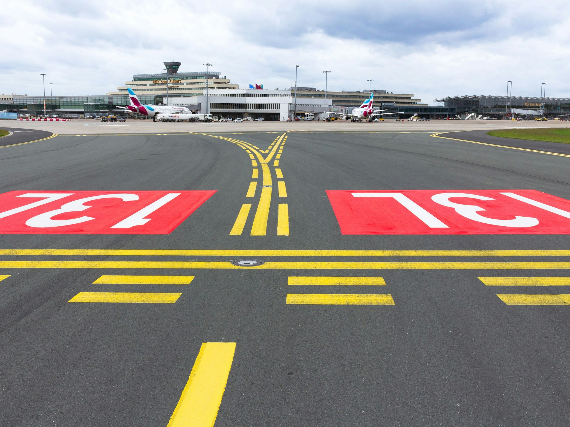 Runway des Flughafens Köln/Bonn.