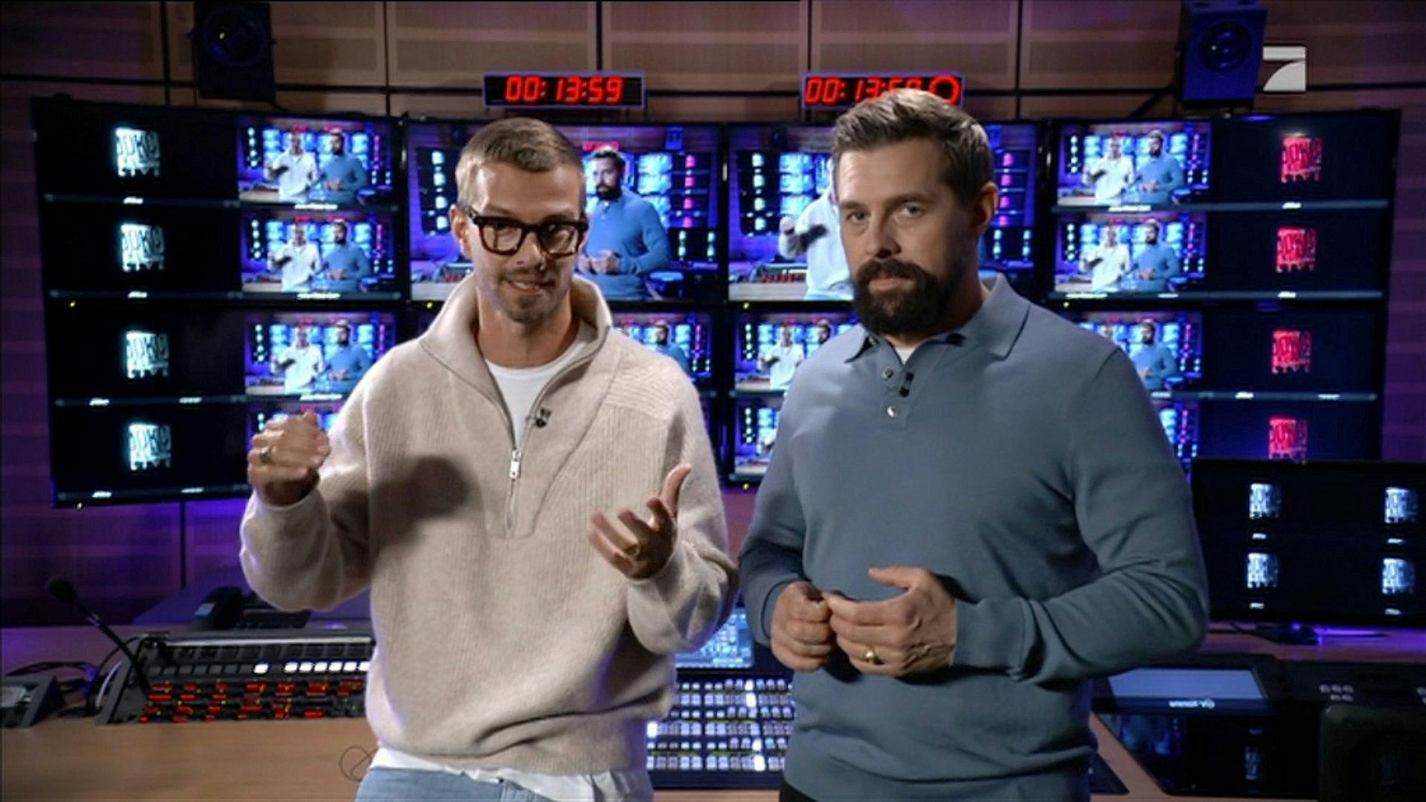 Das Moderatoren-Duo Joko Winterscheidt (l) und Klaas Heufer-Umlauf von «Joko & Klaas 15 Minuten Live".