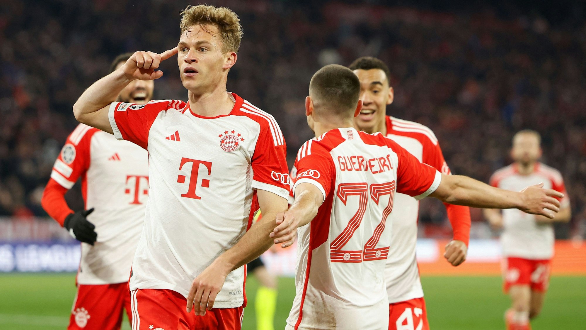 Joshua Kimmich bejubelt seinen entscheidenden Treffer im Viertelfinale der Champions League für den FC Bayern gegen Arsenal.