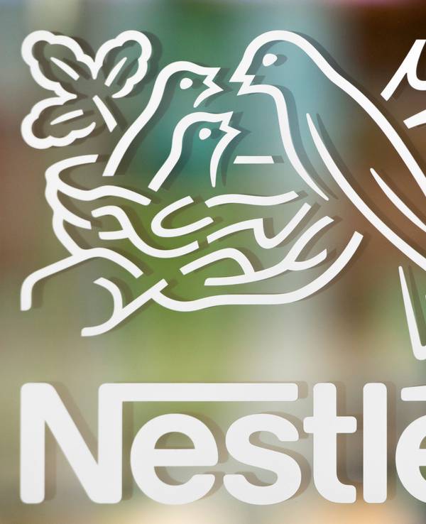 Das Logo von Nestlé.