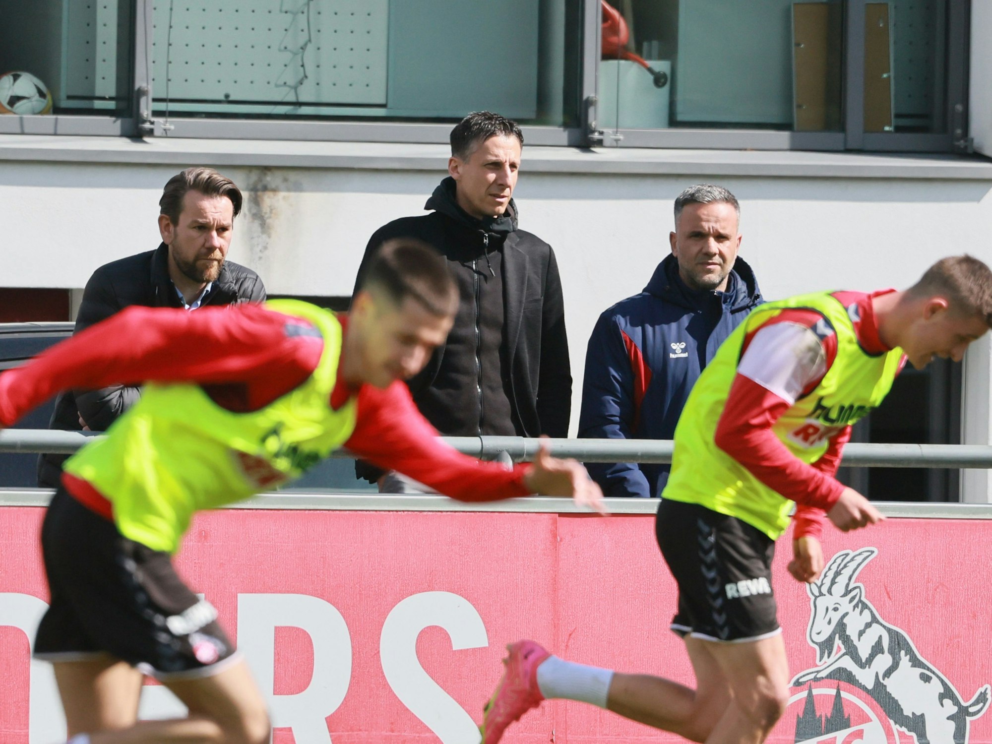 Thomas Kessler, Christian Keller und Evangelos Sbonias beim Training des 1. FC Köln.