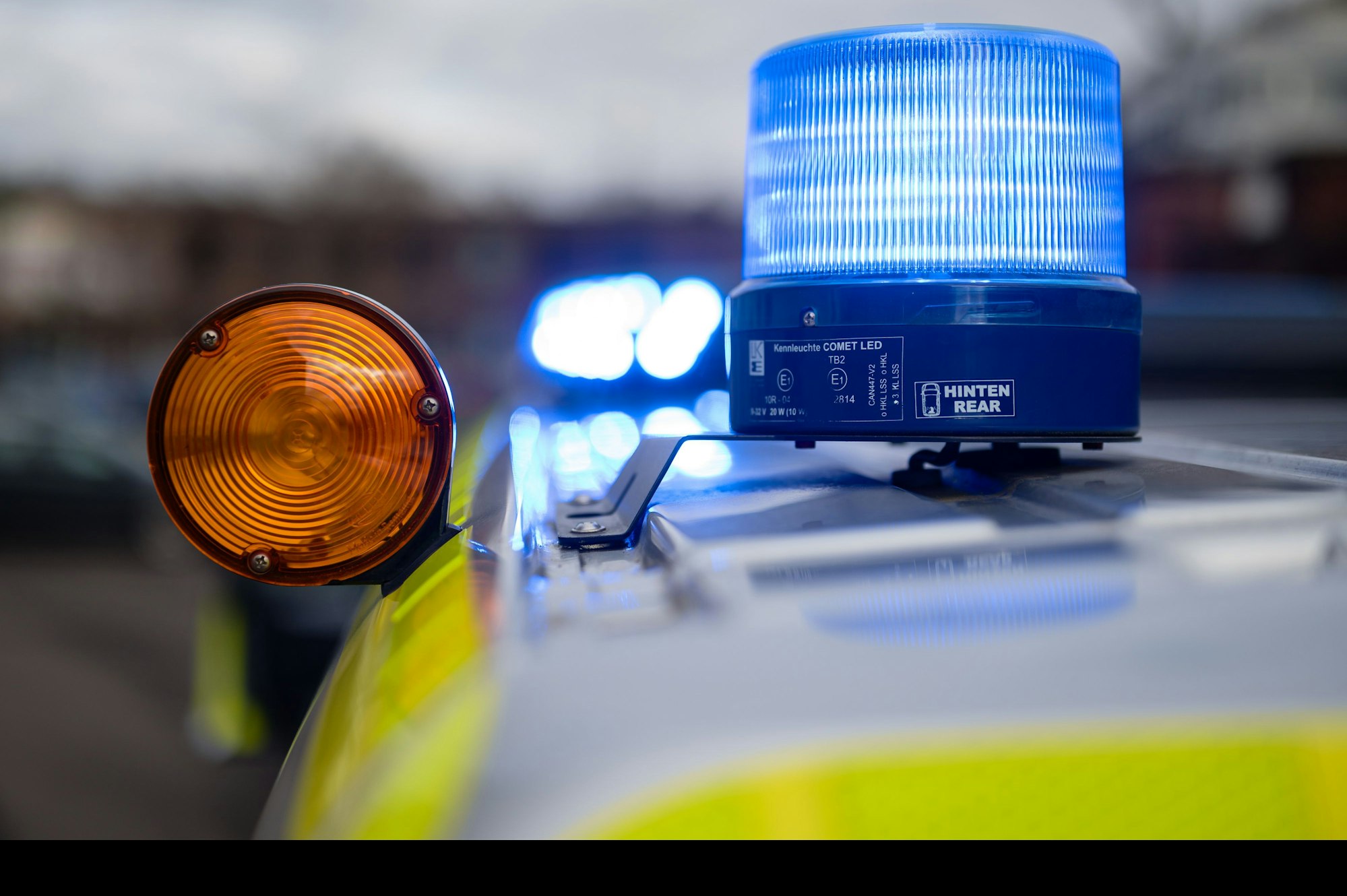Blaulicht auf einem Polizeifahrzeug.