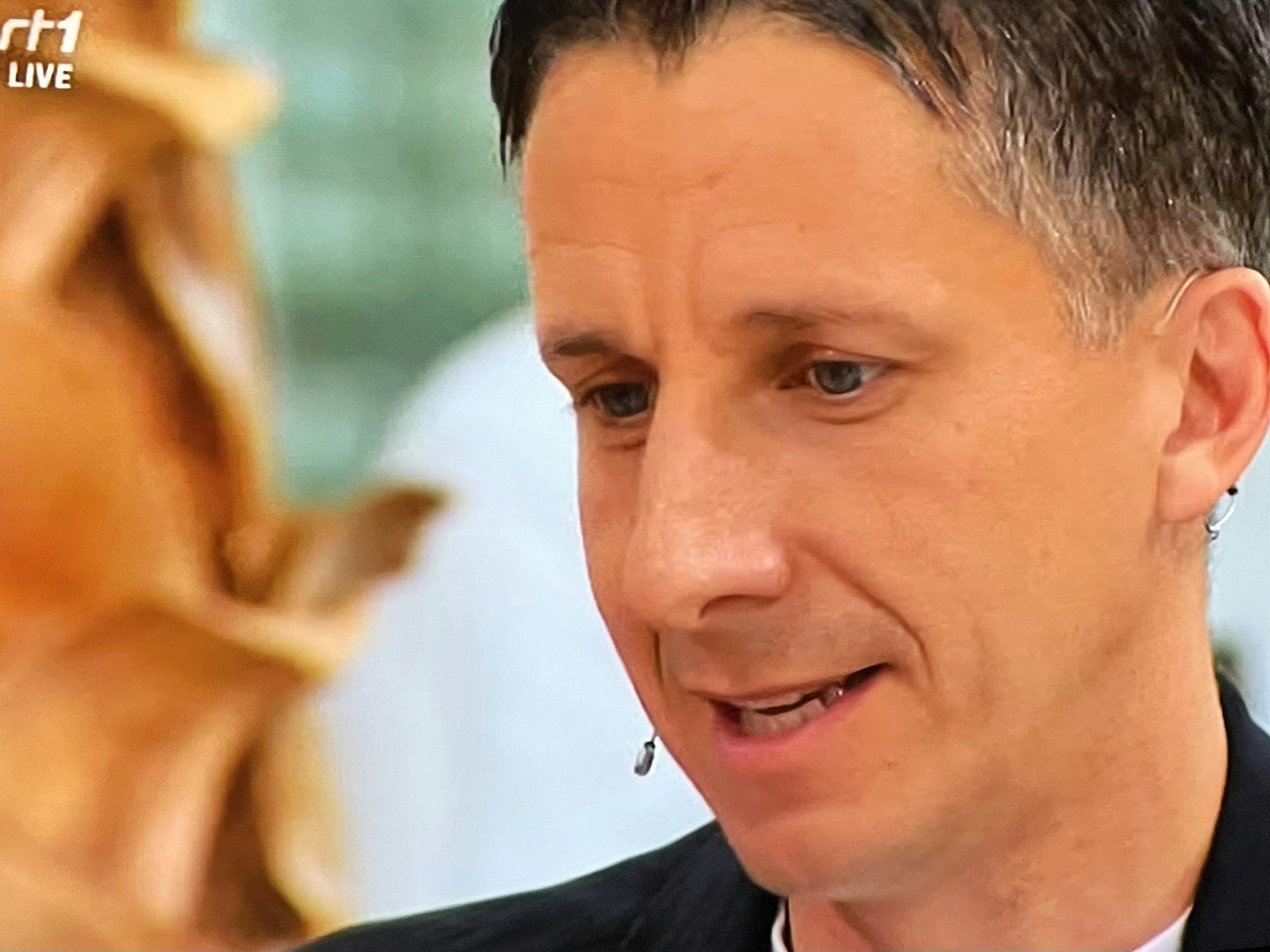 FC-Geschäftsführer Christian Keller im Doppelpass.