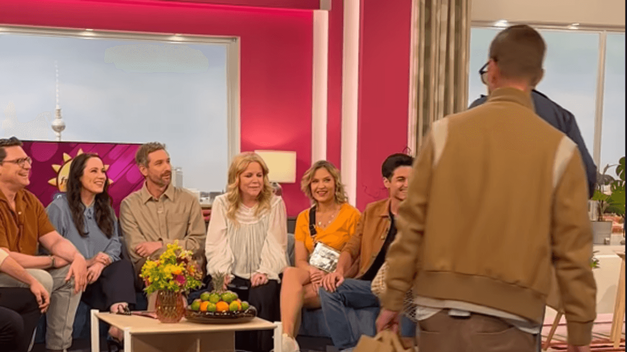 Für die 24 Stunden-Programmübernahme am 21. April haben sich Joko und Klaas einiges vorgenommen, unter anderem haben sie das Sat.1-Frühstücksfernsehen gekapert, wie ein Video auf dem offiziellen Instagramkanal des Senders zeigt.