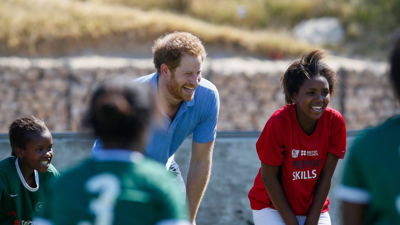 Prinz Harry 2015 in Khayelitsha (Südafrika): Ein Fall aus dem Kongo sorgt für immer mehr Schlagzeilen, auch, weil Prinz Harry darin verwickelt ist.