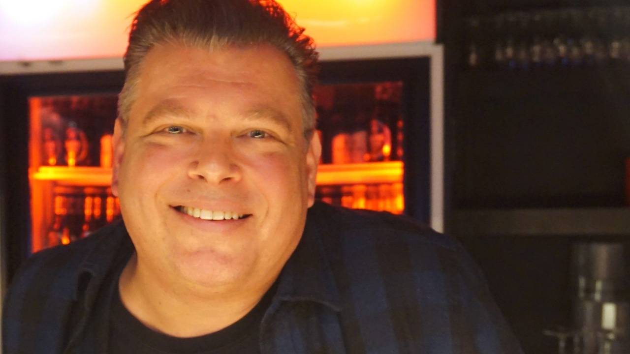 Michael Zscharnack ist Chef des „Gloria“ an der Apostelnstraße in Köln