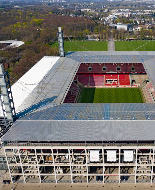Das Rhein-Energie-Stadion von oben.