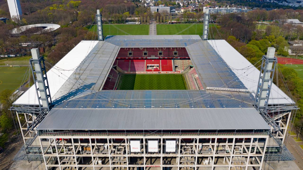 Das Rhein-Energie-Stadion von oben.