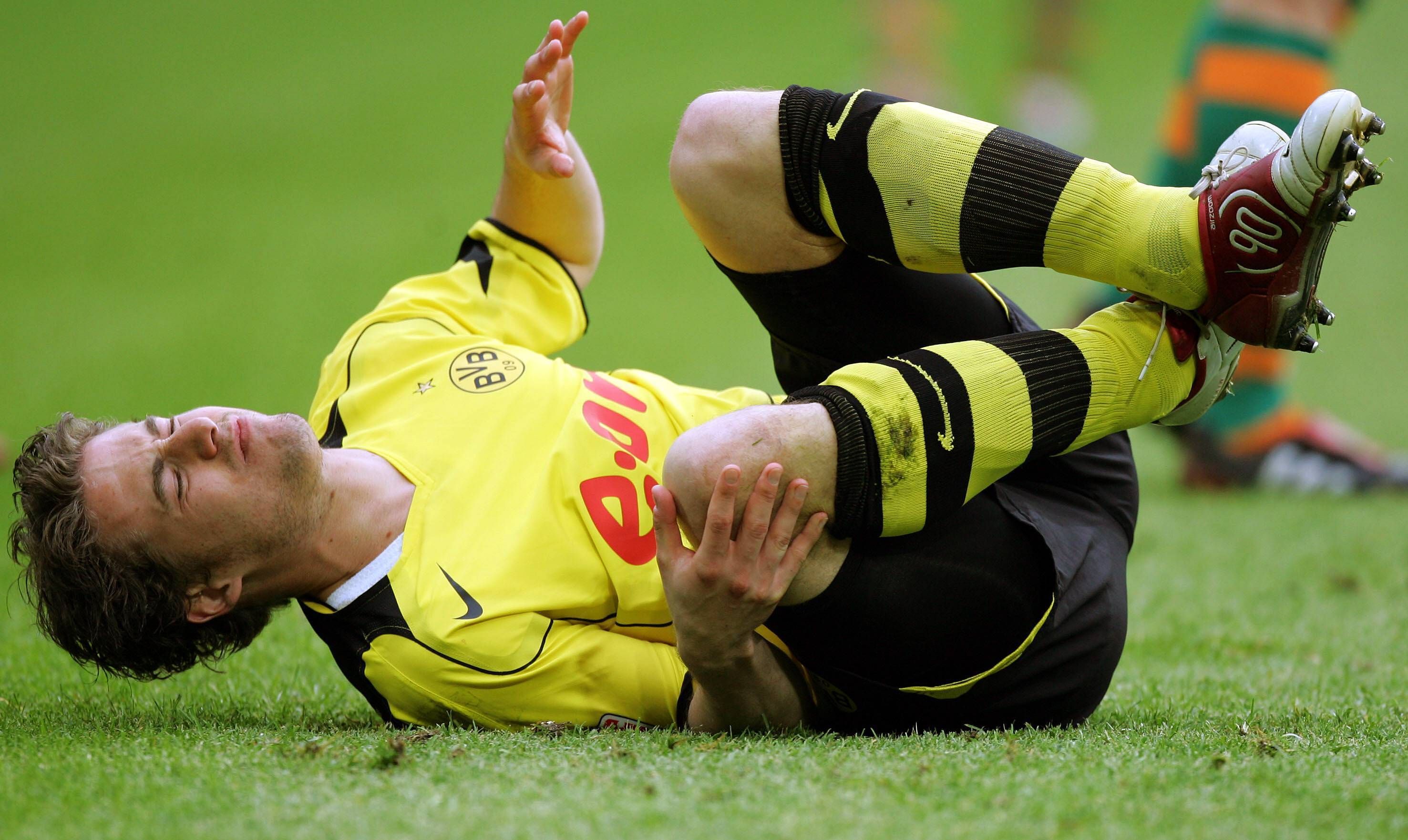 BVB kauft BundesligaKonkurrenz leer Fans sauer Express