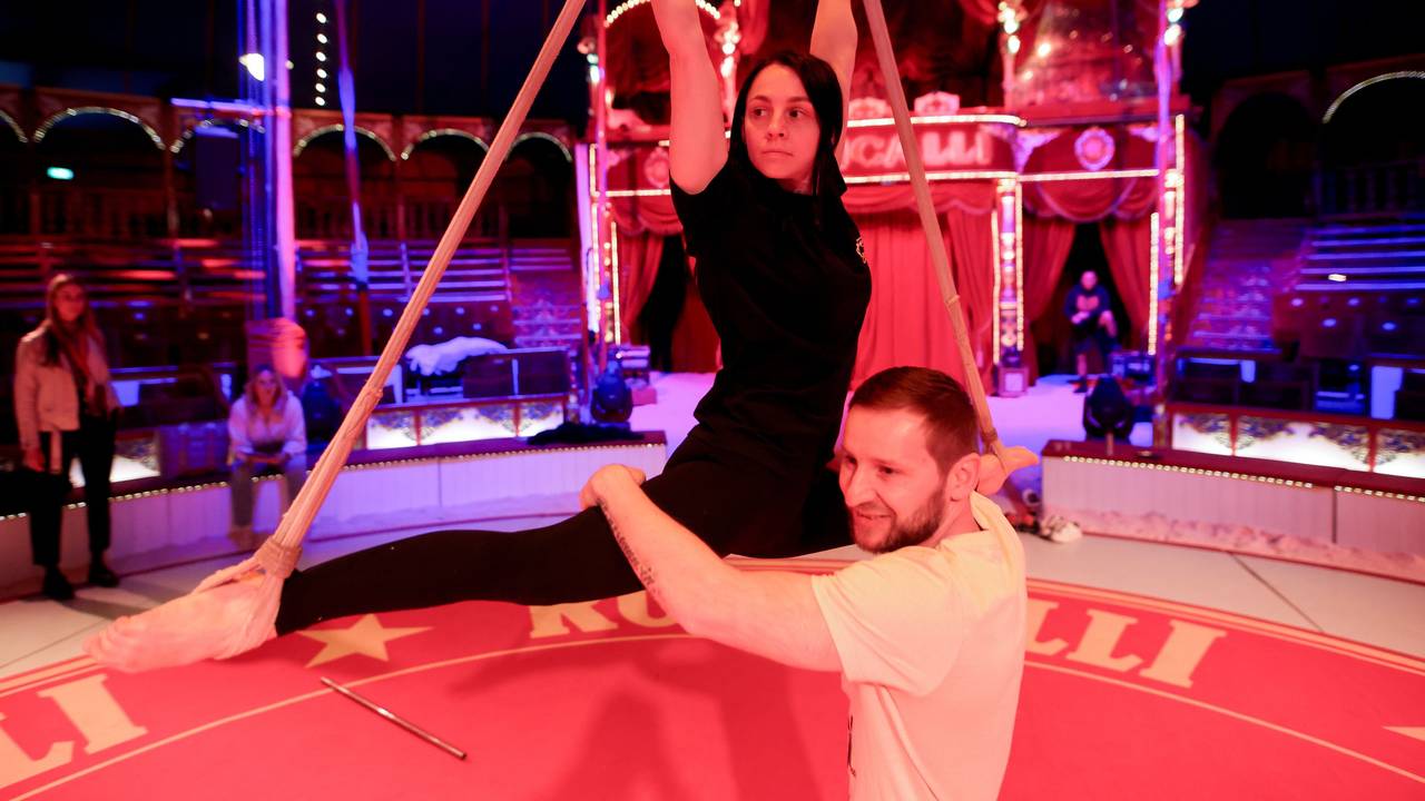 Artisten-Training hinter den Kulissen beim Circus Roncalli.