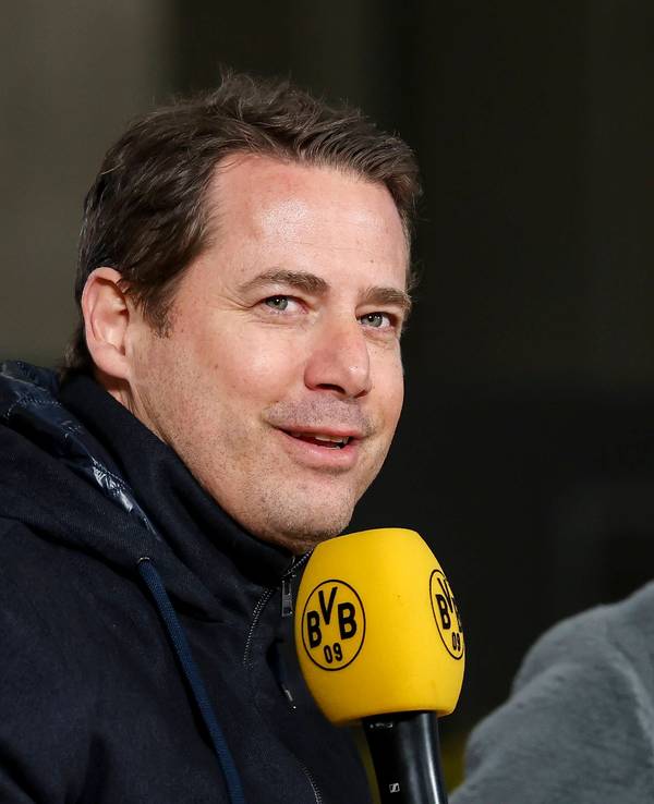 Lars Ricken lacht in die Kamera.