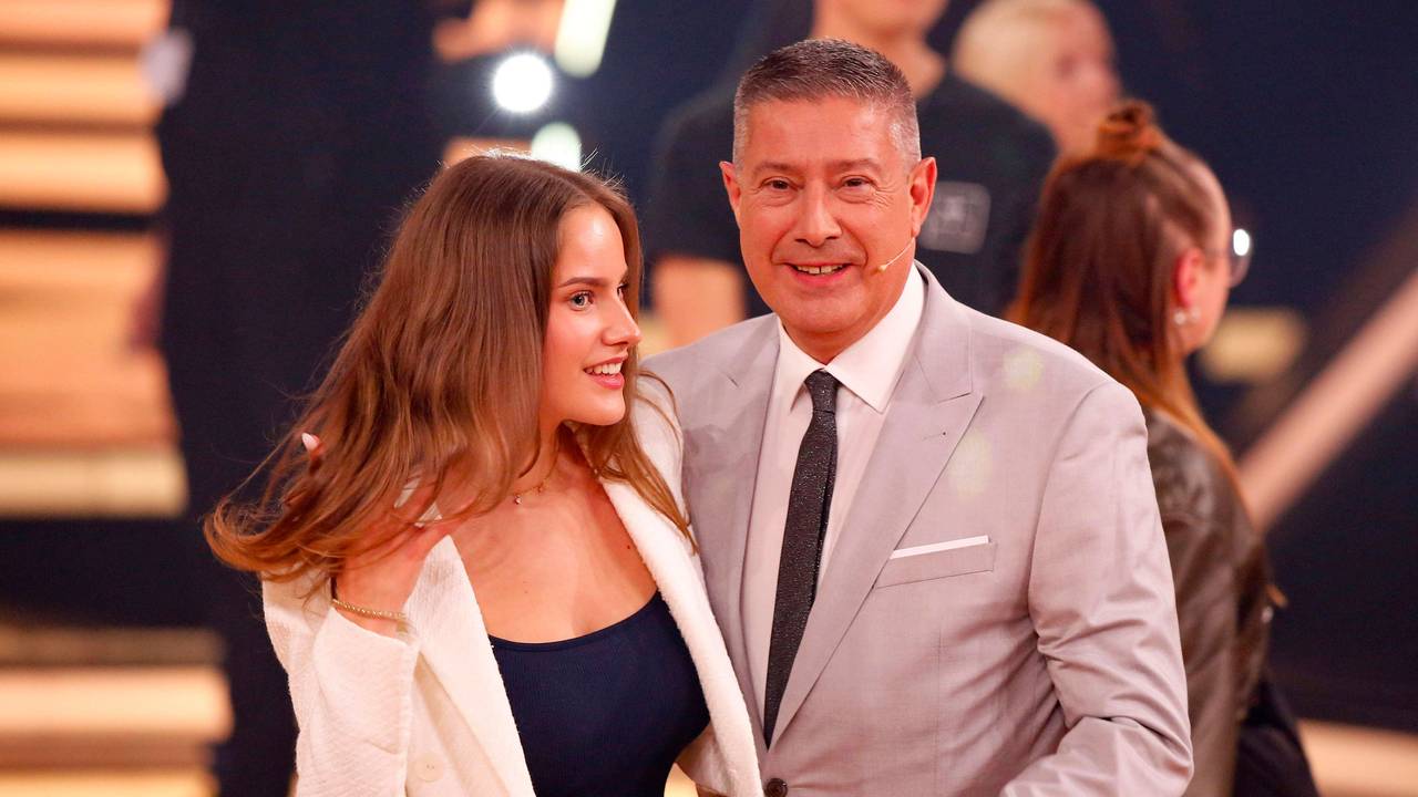 Joachim Llambi und seine Tochter Helena bei „Let's Dance“ am 26. April 2024.
