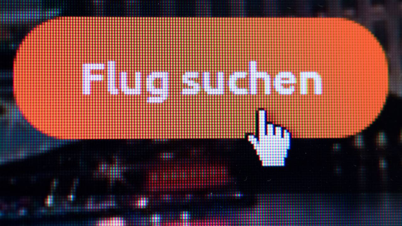 Flugreisende müssen sich auf steigende Preise einstellen (Symbolbild).