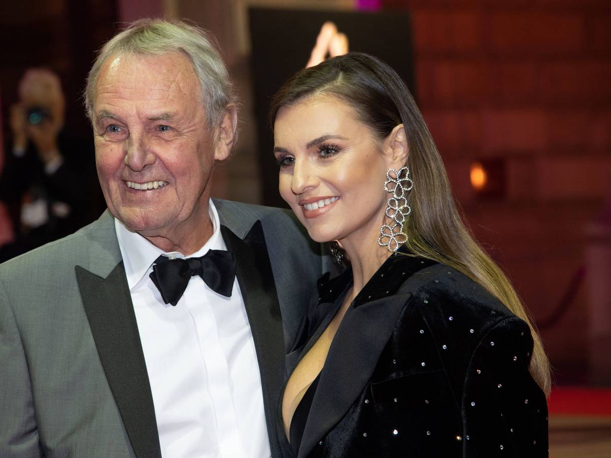 Jörg Wontorra mit seiner Tochter Laura auf dem roten Teppich.